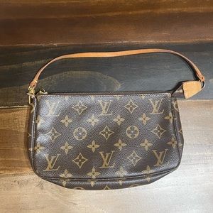 Authentic Louis Vuitton Pochette Accessories
